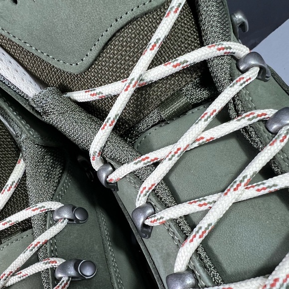 NIB LOWA Women’s Renegade GTX MID Ws Grey/Green Panna Boots - Size: 10 1/2 US - Picture 10 of 15